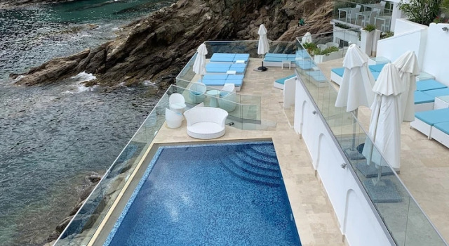 Полулюкс Hotel La Calanque