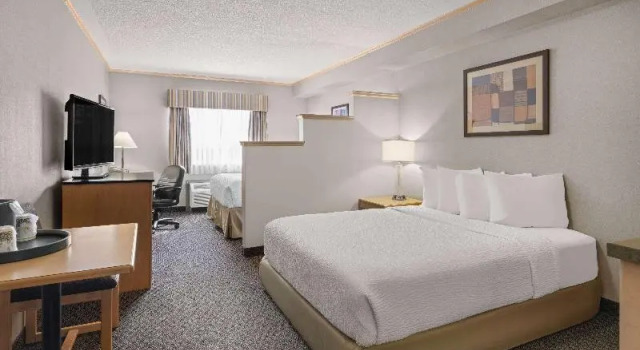 Люкс Travelodge by Wyndham Fort McMurray