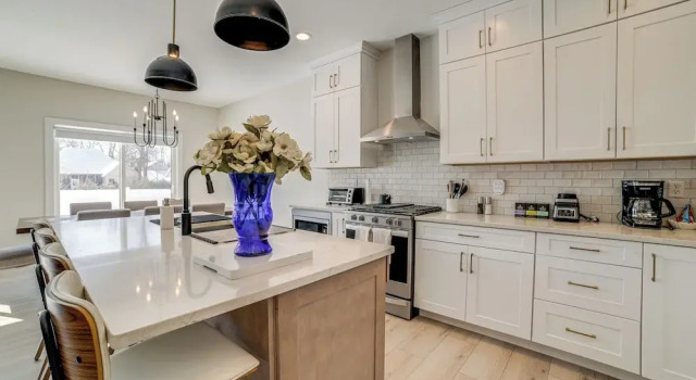 Коттедж 2 Mi to Notre Dame: Spacious Home w/ Private Yard