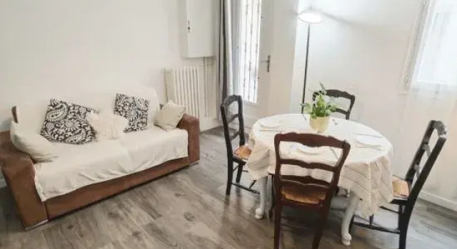 Notre Dame in Latin Quarter Stylish Flat for 6, Забронировать Отель Отели Парижа 3 звезды, 3*