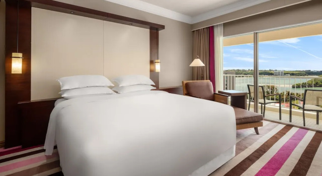 Suite con balcone RIHGA Royal Laguna Guam Resort