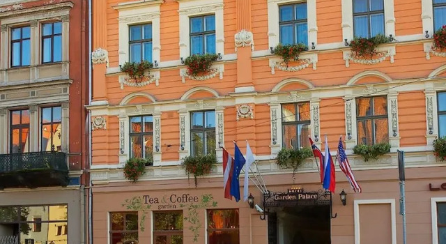 Отель Garden Palace