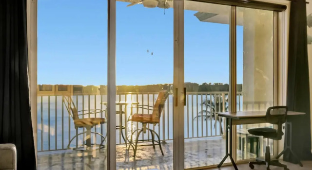 Sunsets Waterview Balcony Queen Bed Heated Pool