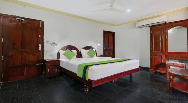 Itsy Hotels The Waters Edge Beach Resort, Забронировать Курортный отель Курортные отели штата Кералы, Курортный отель