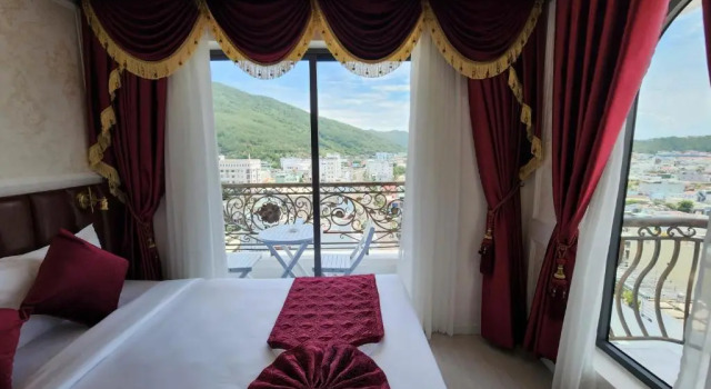 Двухместный номер Standard с балконом Dezon Hotel