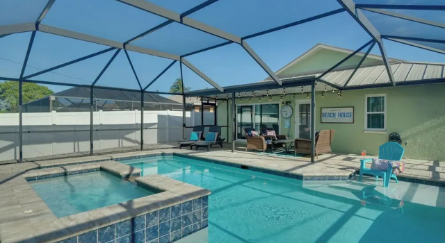 Коттедж Naples Paradise w/ Grill, 1 Mi to Vanderbilt Beach