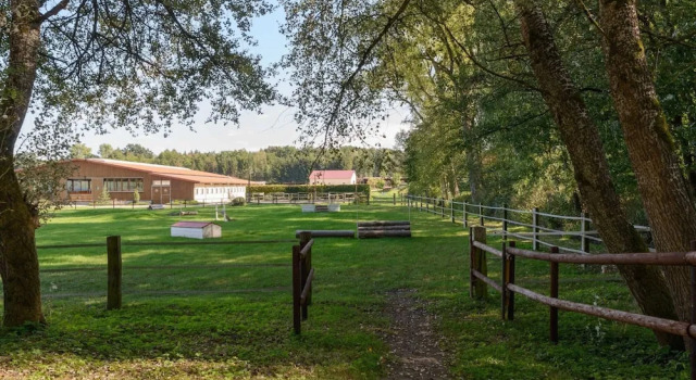 Cozy holiday home on a horse farm in the Lüneburg Heath, Забронировать Фермерский дом Отели Эшеде с парковкой, Парковка