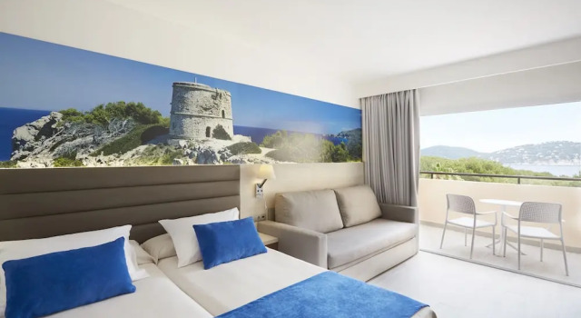 Номер Superior с балконом и с видом на море Invisa Hotel Club Cala Blanca