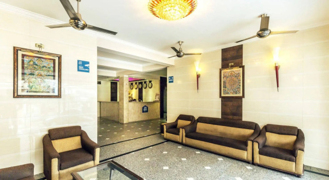 Zo Rooms MI Road, Забронировать Отель Отели штата Раджастхана 3 звезды, 3*