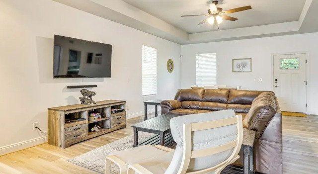 Outdoor Bar & Fire Pit: Navarre Getaway!, Брондау Демалыс үйі Navarre Panhandle Florida
