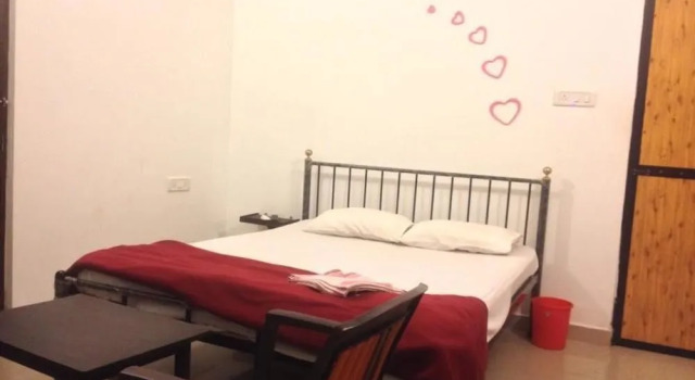 OYO 12252 New Arpora Inn, Забронировать Отель Арпора Северный Гоа, рядом с Club Cubana