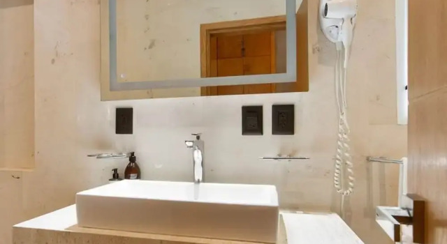Апартаменты Best Spot on 5th Ave - 2BR With King Beds Style