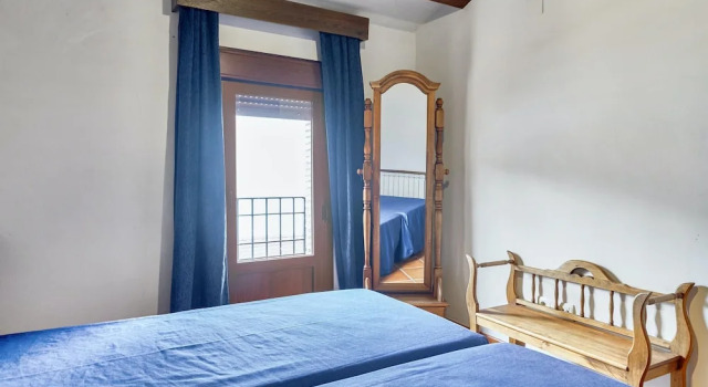 Villa With 6 Bedrooms in Puebla de Don Rodrigo, With Wonderful Mountain View, Private Pool, Furnished Balcony, Varaa Villa Mökit kohteessa Castilla-La Mancha, Mökki