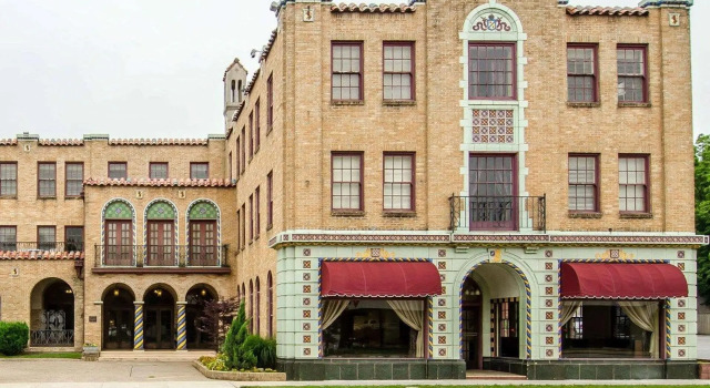 Hotel Seville, Ascend Hotel Collection, Book Hotel Harrison Ozarks
