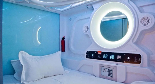 Четырёхместный номер Standard M Qube Hotel