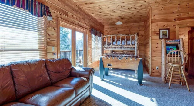 Aspens Envy 4 Bedroom Home with Mountain View