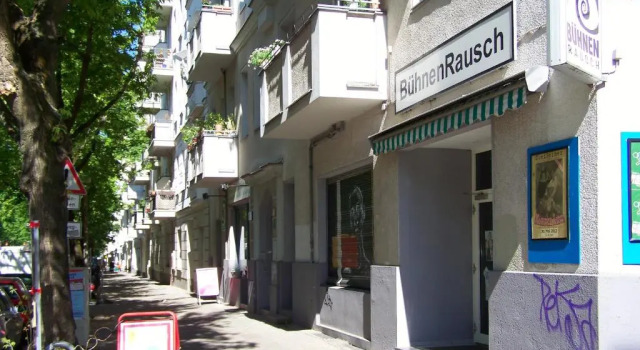Altbauwohnung mit 3 Bädern (PB6), Varaa Hotelli Berliini Saksa, lähellä Helmholtzplatz
