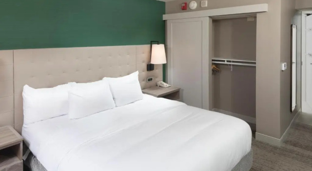 Номер Standard с видом на город Hilton Birmingham Downtown at UAB