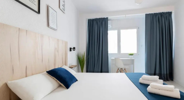 HB ROOMS - Casa M&J Guest House, Забронировать Отель Аликанте Памплона, рядом с Central Market of Alicante
