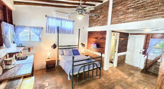 2 Casitas for 8 Guests on Beach Front w Pool AC, 预订 公寓 波乔米尔 Managua Region