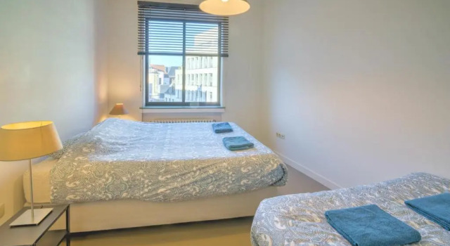 Apartment with Rooftop Terrace in the Heart of Antwerp, Забронировать Апартаменты/квартира Антверпен - центр города Антверпен, рядом с Станция Антверпен Централь