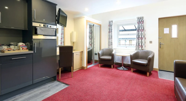 Трёхместный люкс Woodland Bay Hotel