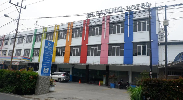 RedDoorz Plus @ Blessing Hotel Palembang, Rezervovat Hotel Hotely v Palembang s parkováním, Parkování