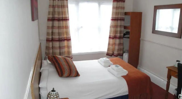 Fairlawns Guest House