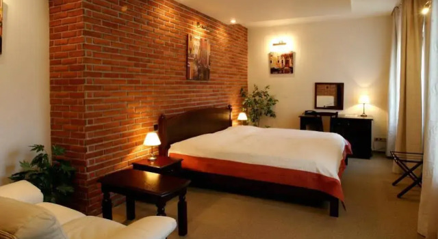 Wellness Hotel Gondola, Забронировать Отель Отели Пльзень 4 звезды, рядом с Josef Kajetán Tyl Theatre, 4*