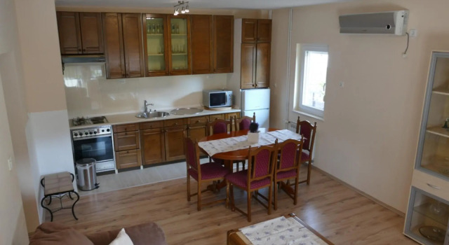 Ruza - 300 m from sea - A1(7), Rezerwuj Hotel Hotele w Split-Dalmatia County z parkingiem, Parking