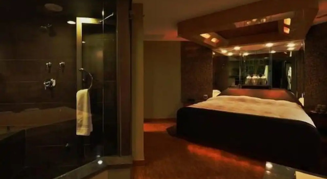 Люкс The Champagne Lodge & Luxury Suites