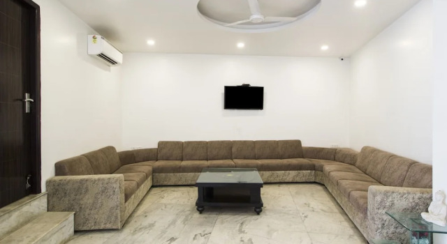 OYO 11689 Kelvish Hotel