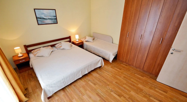Apartments Milena, Book Lejlighed Hoteller i Kotor Riviera med parkering, Parkering