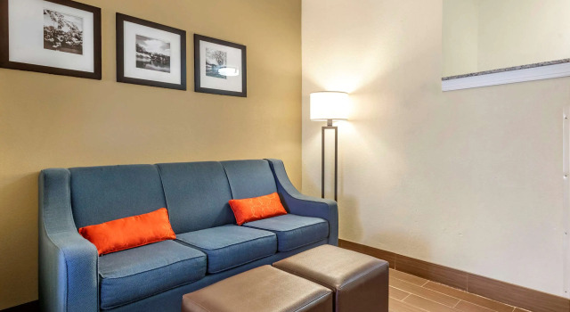 Четырёхместный люкс Comfort Suites Newark - Harrison