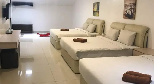 Люкс Peach Hill Hotel
