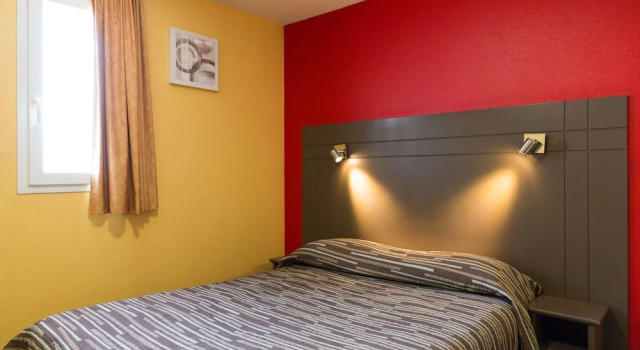 Номер Standard Hôtel Confort Le Moulin Rouge