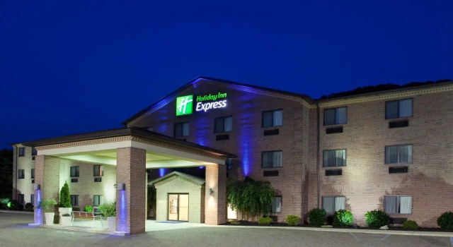Holiday Inn Express Newell-Chester WV, Buchen Sie Hotel Newell West Virginia