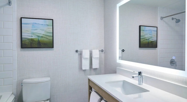 Четырёхместный номер Standard Цокольный этаж Four Points by Sheraton Salt Lake City Airport