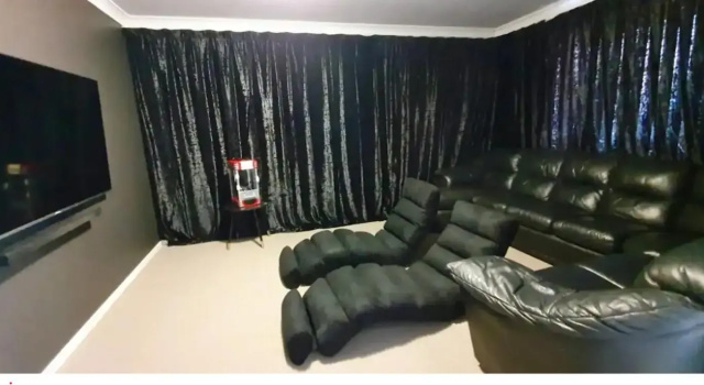 Hunter Home with POOL / CINEMA ROOM / PING PONG