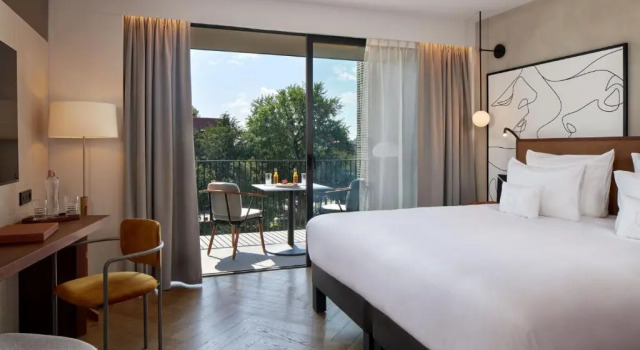 Двухместный номер Signature Superior с балконом и с видом на парк LEsquisse Hotel & Spa Colmar - MGallery Collection