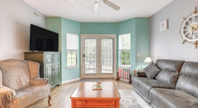 Community Pool & Tennis Court: Myrtle Beach Condo, Забронировать Апартаменты/квартира Апартаменты Южной Каролины, Апартаменты/квартира