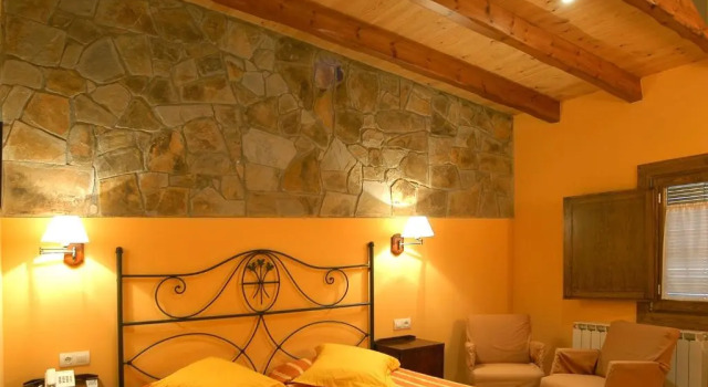 Hotel Ripoll, Забронировать Отель Сант-Илари-Сакальм Провинция Жирона