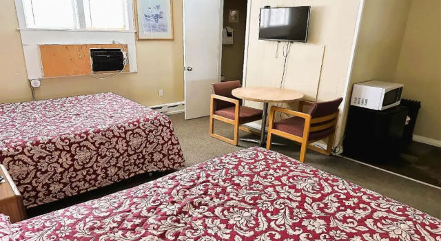 Четырёхместный номер Standard Love Hotels Timberline By OYO Lake Superior