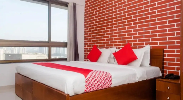 OYO 30597 Pleasant Apartment Malad East