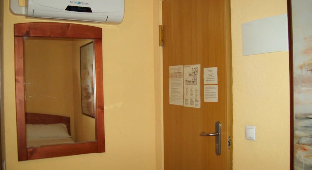 Двухместный номер Standard с балконом Hostal Restaurante Puerta del Alcázar