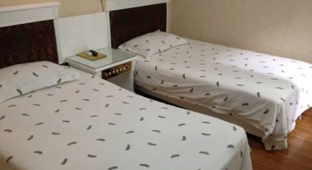 Shanghai Funing Hotel, Varaa Hotelli Hongkou 