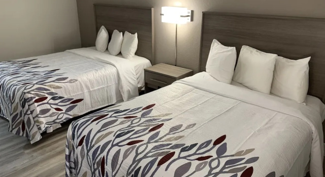Четырёхместный номер Deluxe Red Roof Inn & Suites Vineland - Buena