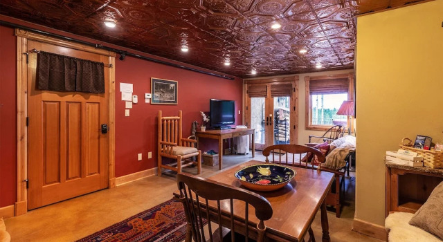 Люкс с балконом Talus Rock Retreat