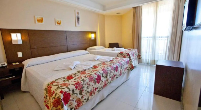 Трёхместный номер Superior с видом на море Aquarios Praia Hotel
