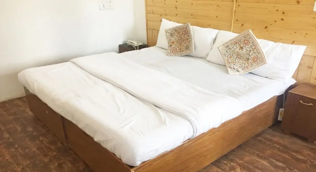 OYO 22456 Hotel Fifth Season